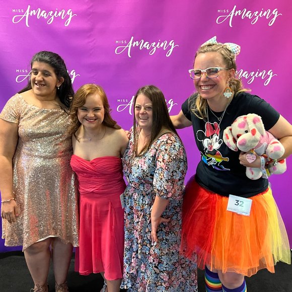 Meet your Posher, Ashlee and Heather - Picture 7 of 14